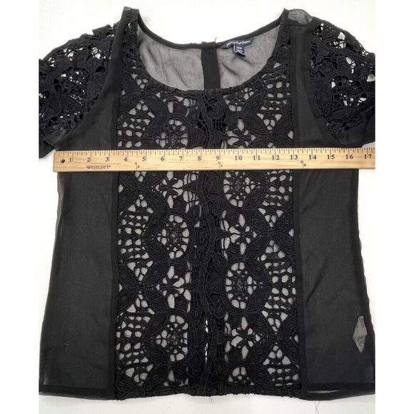 AMERICAN EAGLE OUTFITTERS Womens XS Black Sheer Lace S/S Button-Back BLOUSE EUC - Picture 3 of 7